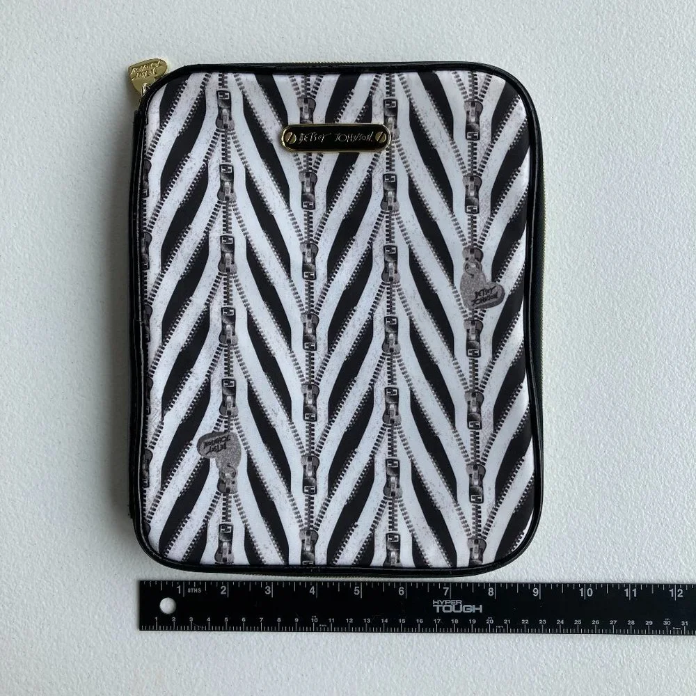 Betsey Johnson Zippered Padded Tablet Travel Case